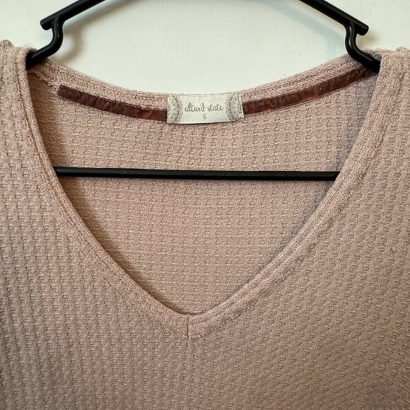 Altar’d State Size Small (S) Women's Taupe Waffle Knit V-Neck Top with Lace Deta - Picture 3 of 4